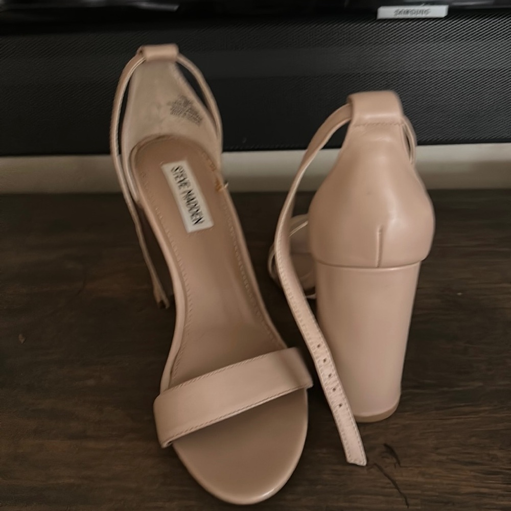 Nude leather heels worn 1 time